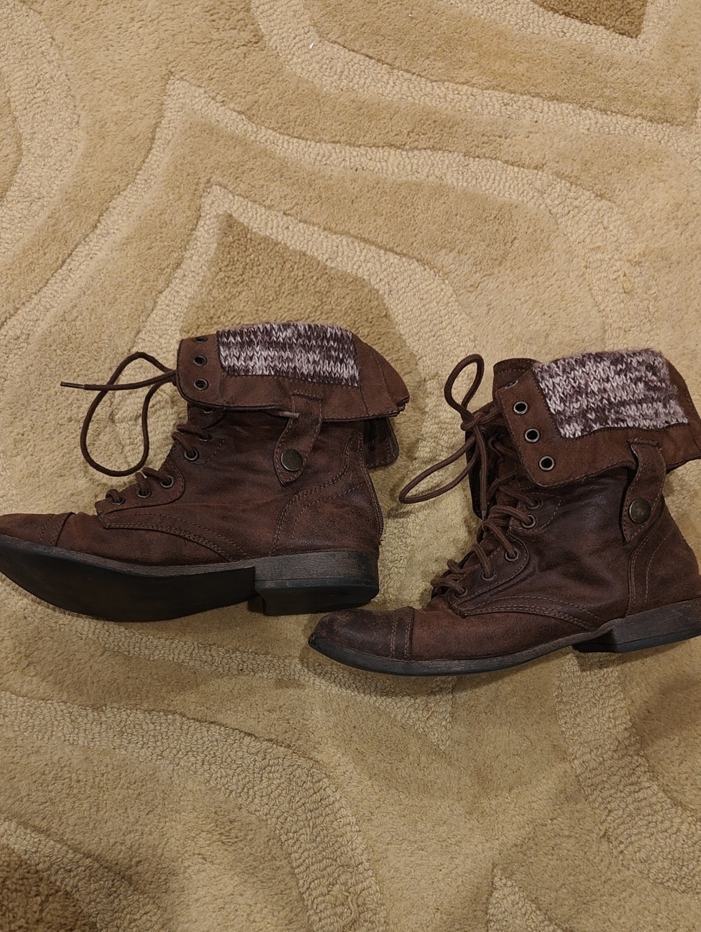 Brown Fold-Over Knit Cuff Zip Up 🤐 Combat Boots - Women's